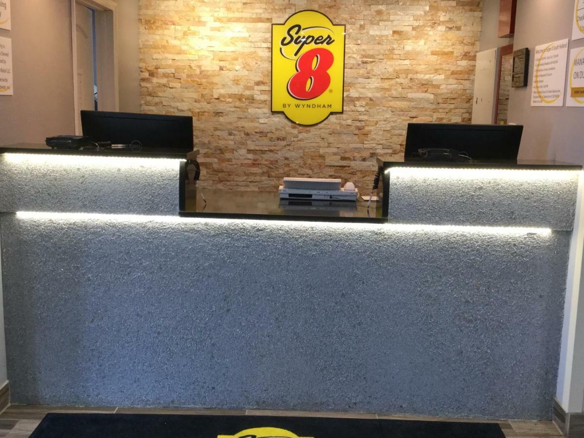 Super 8 By Wyndham South Holland Hotel Eksteriør billede