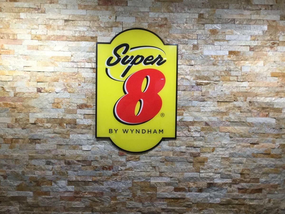 Super 8 By Wyndham South Holland Hotel Eksteriør billede
